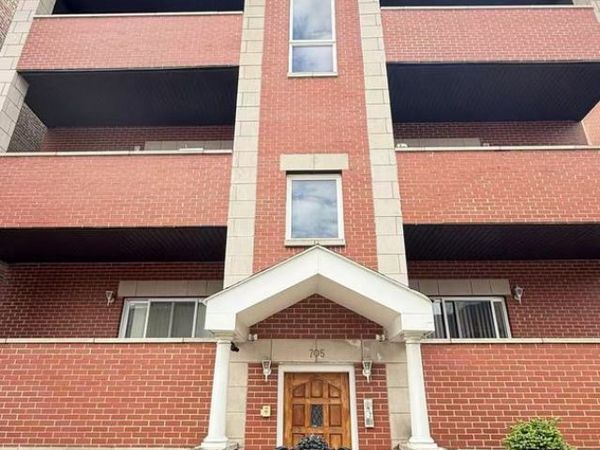 705 W 31st Street , Unit 2W, Chicago, IL 60616