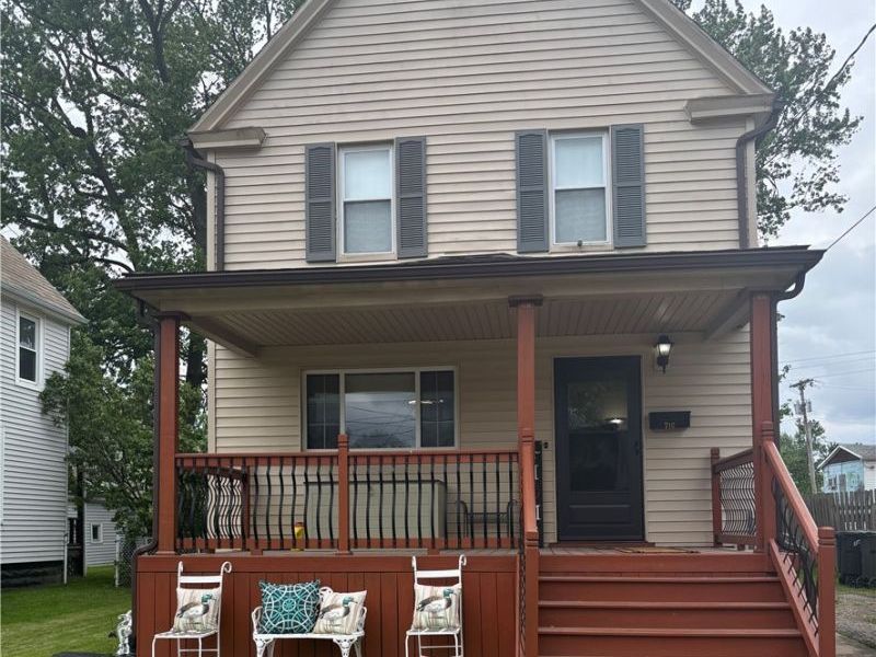 716 Foster Avenue, Elyria, OH 44035 Photo 1
