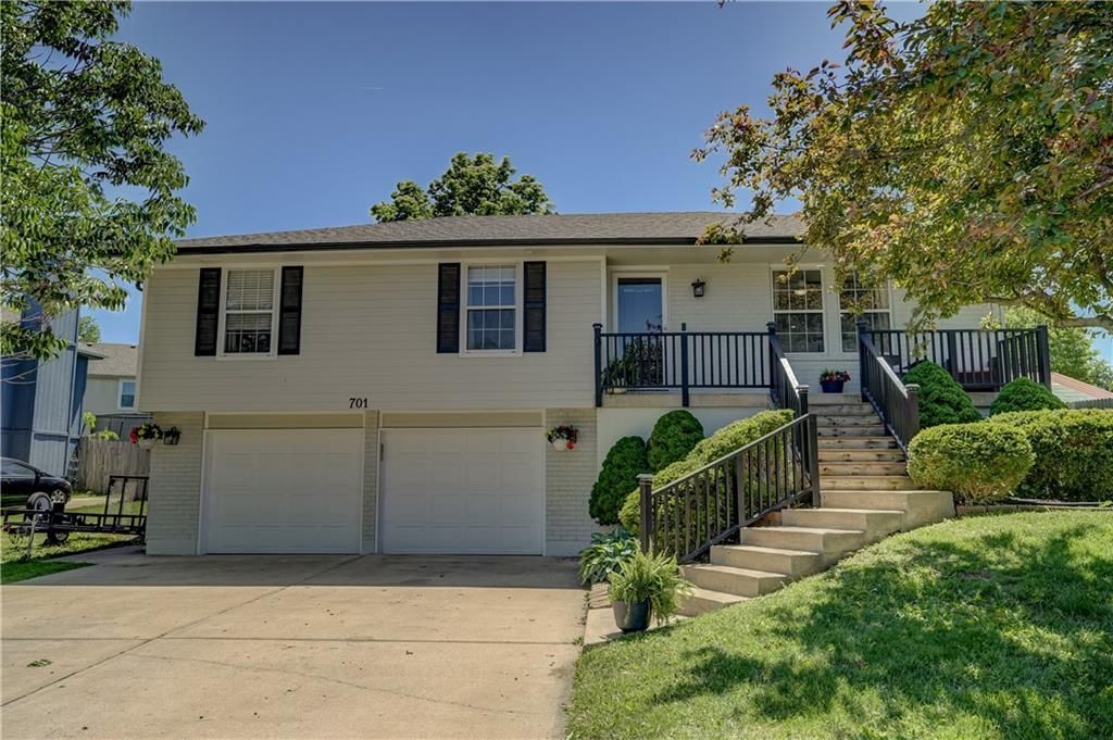 701 SW Nelson Drive, Grain Valley, MO 64029 Main Photo