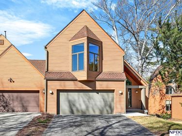 741 N 89th Plaza , Omaha, NE 68114