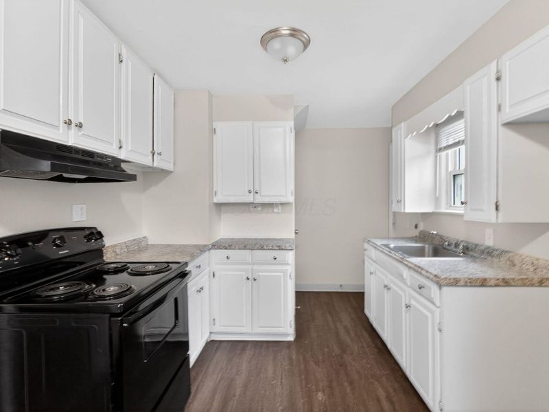 2458 Renwood Place , Columbus, OH 43211 Photo 18