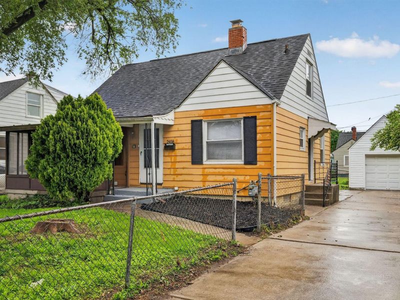 2458 Renwood Place , Columbus, OH 43211 Photo 2