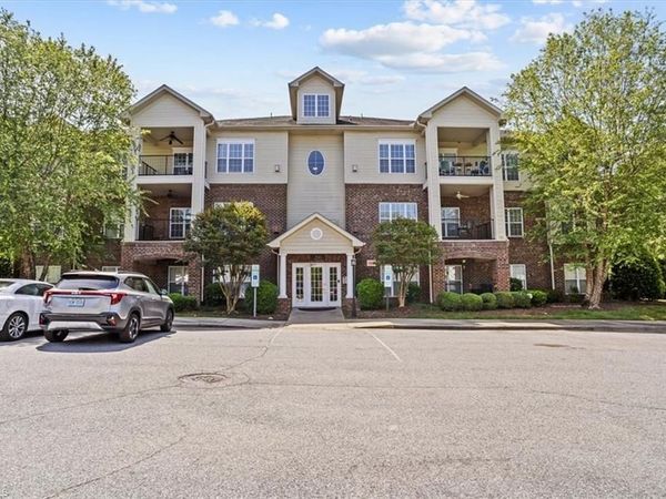 200 Lennox Drive, Unit 2D, Jamestown, NC 27282