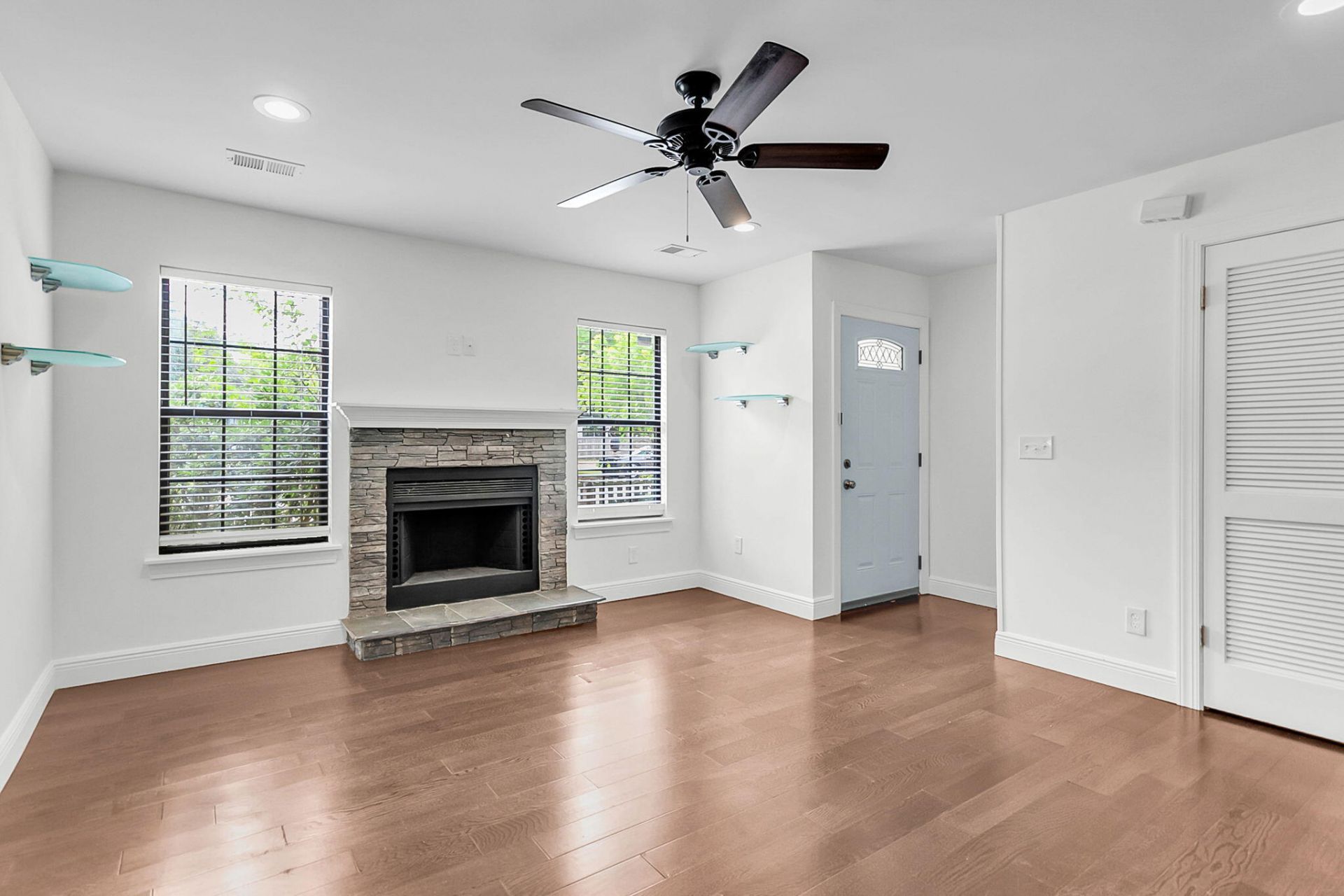 5001 Gaffney Street Photo 12