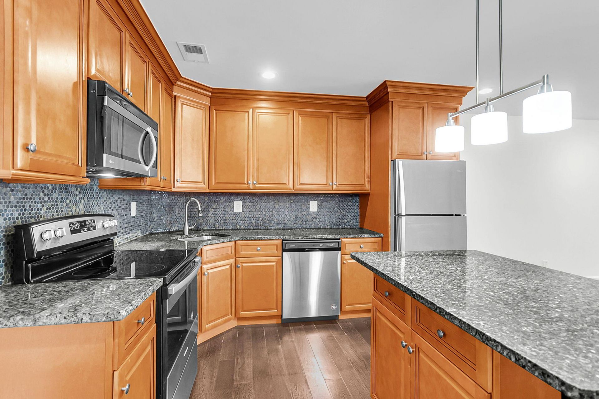 5001 Gaffney Street Photo 14