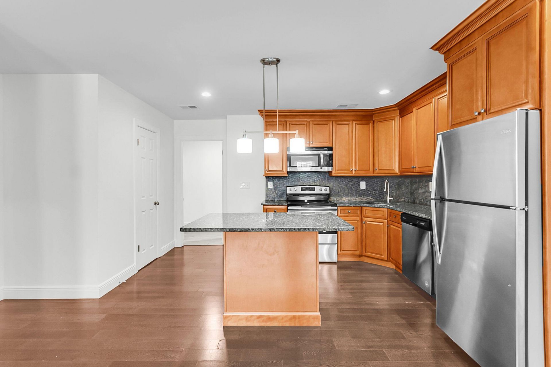 5001 Gaffney Street Photo 16