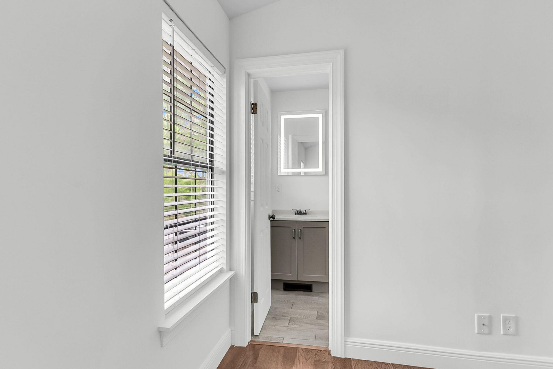 5001 Gaffney Street Photo 24
