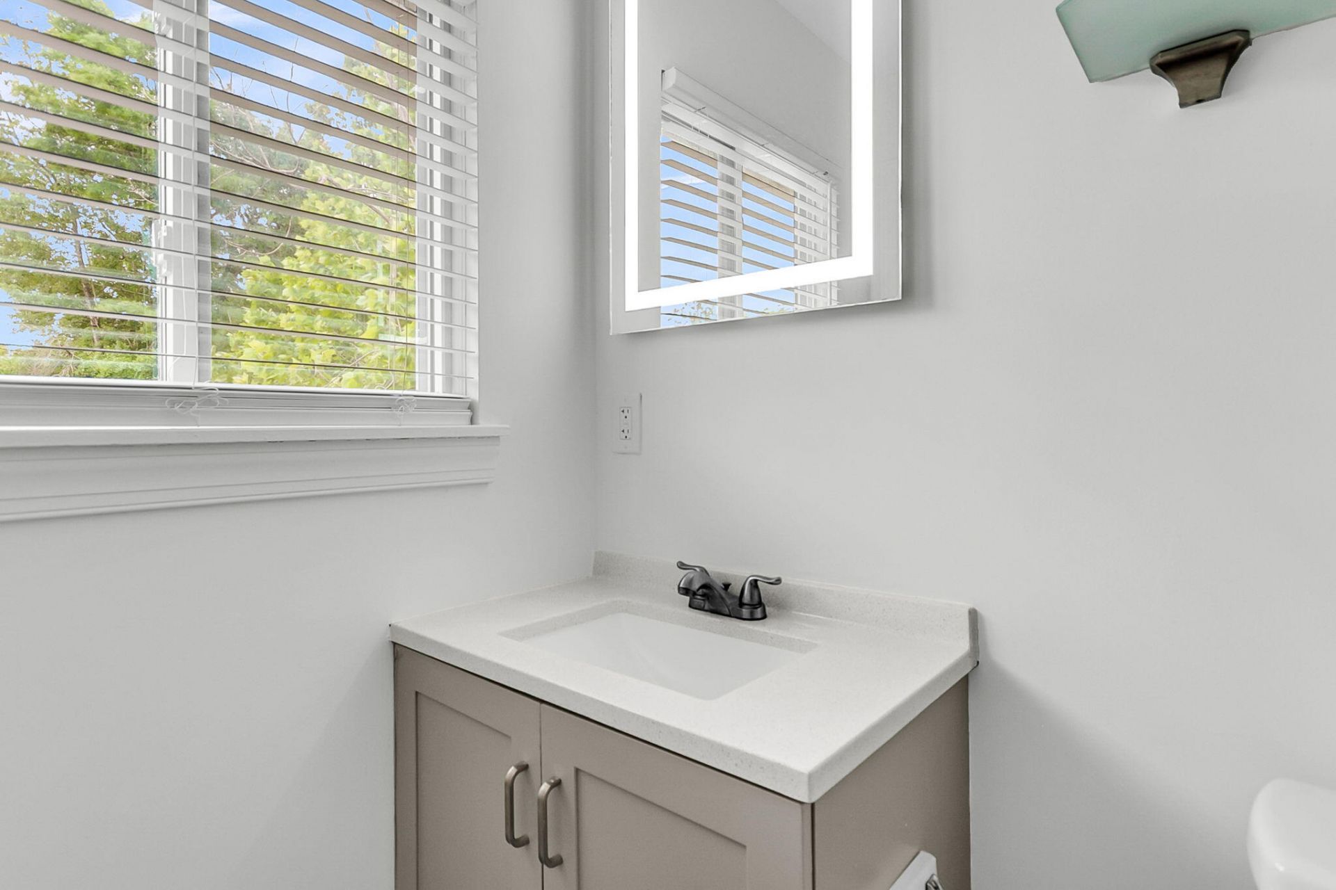 5001 Gaffney Street Photo 25
