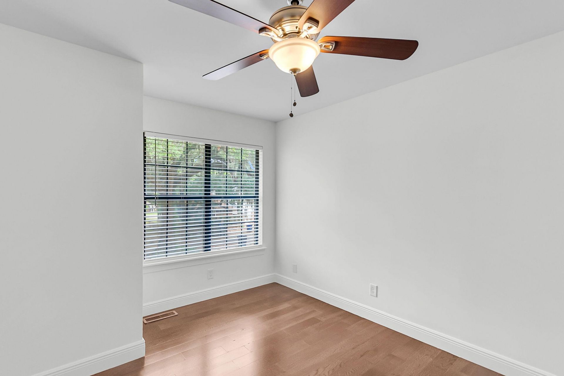 5001 Gaffney Street Photo 29