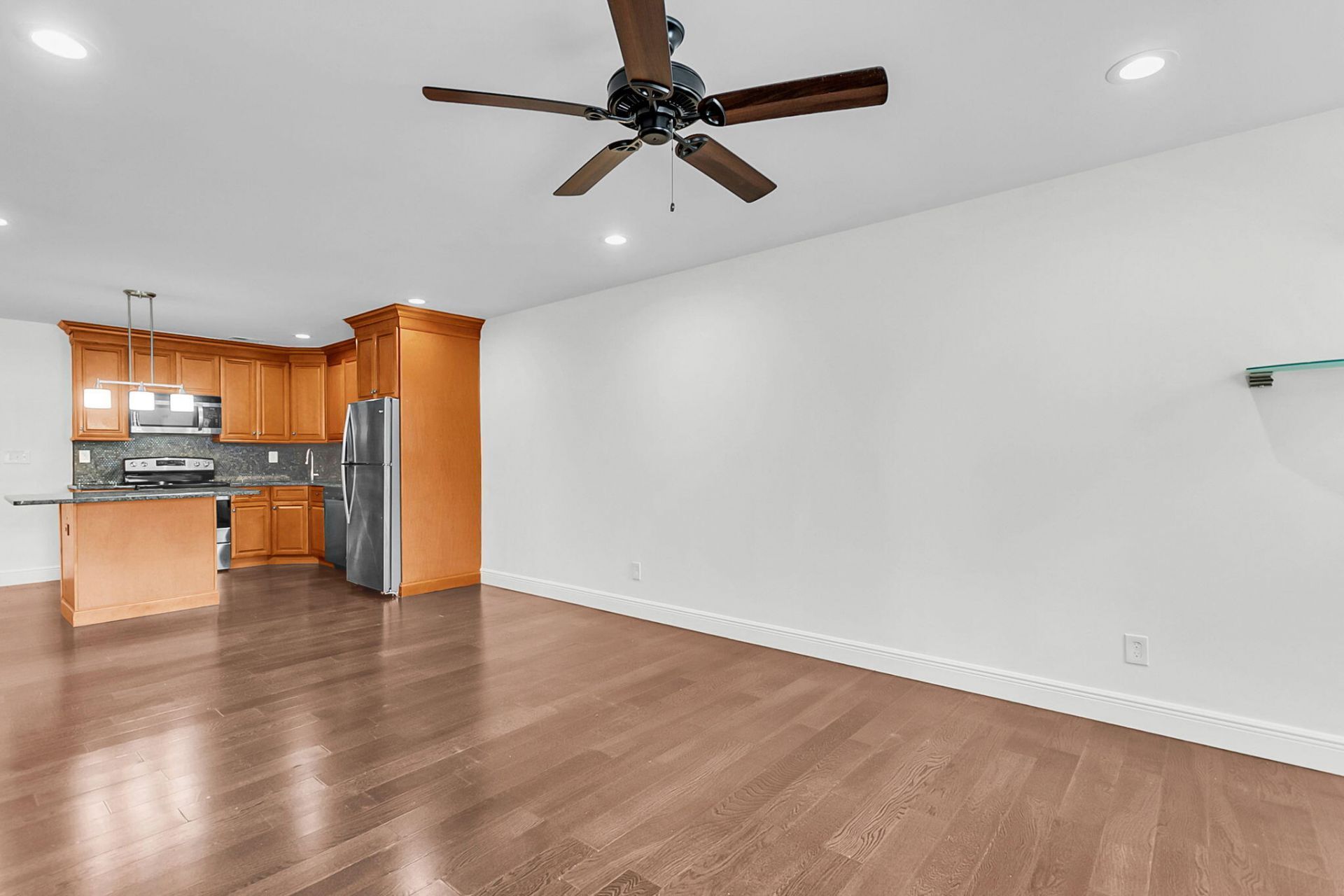 5001 Gaffney Street Photo 8