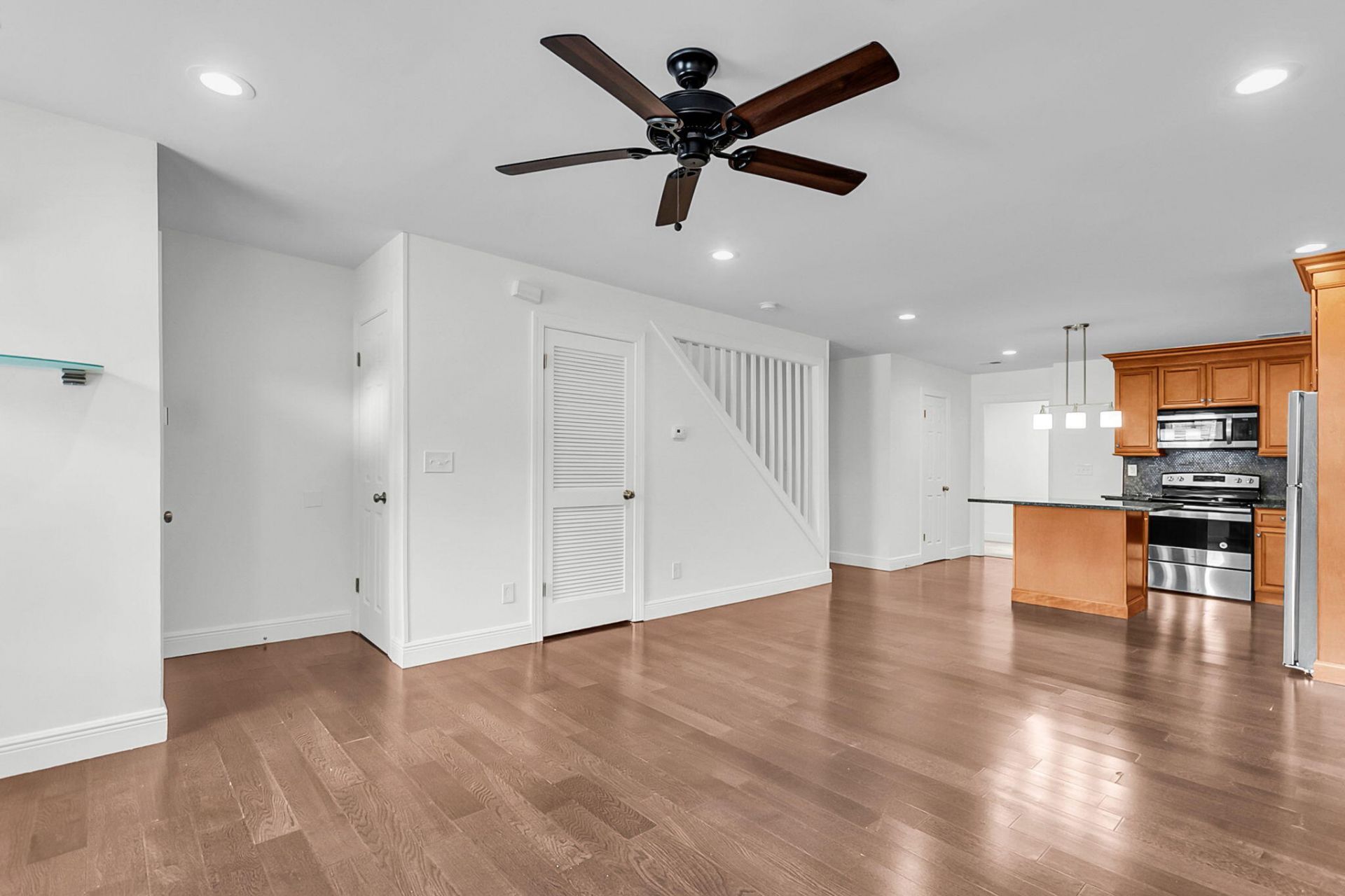 5001 Gaffney Street Photo 9