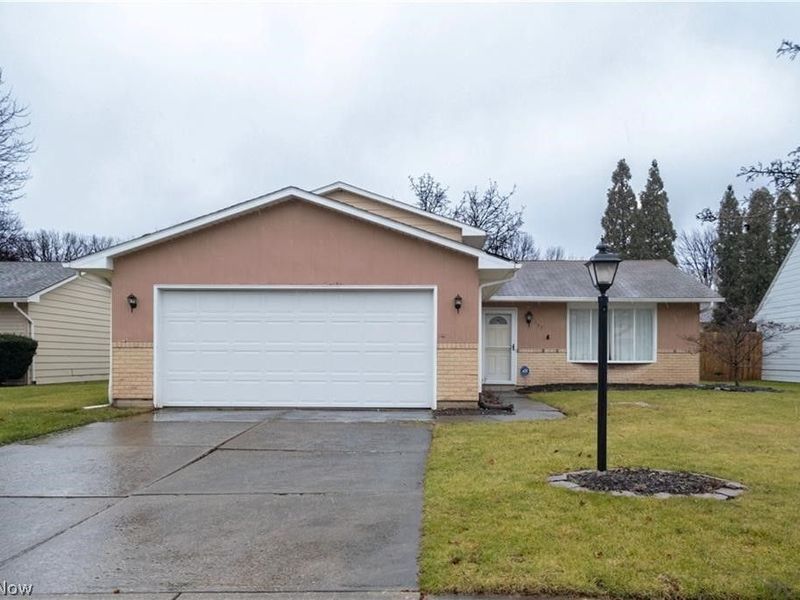 157 Hemlock Drive, Elyria, OH 44035 Photo 2