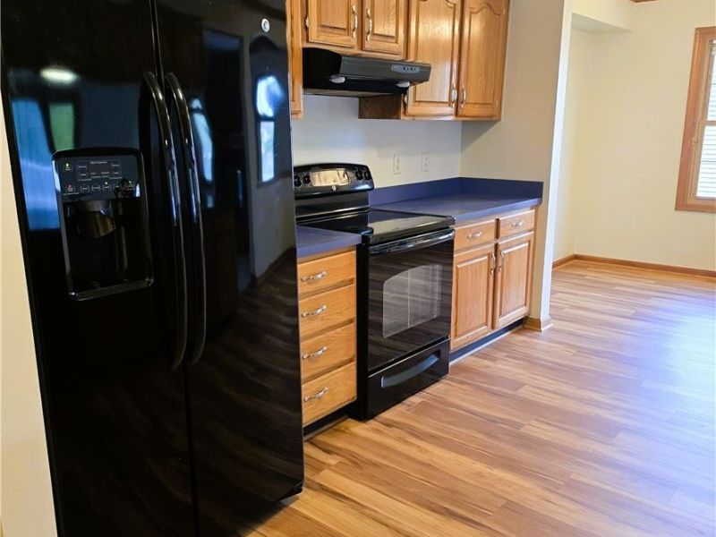 13968 W Sprague Road, Middleburg Heights, OH 44130 Photo 2