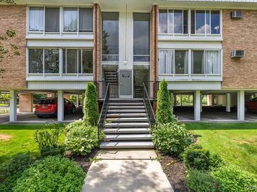 32030 Grand River Avenue, Farmington, MI 48336
