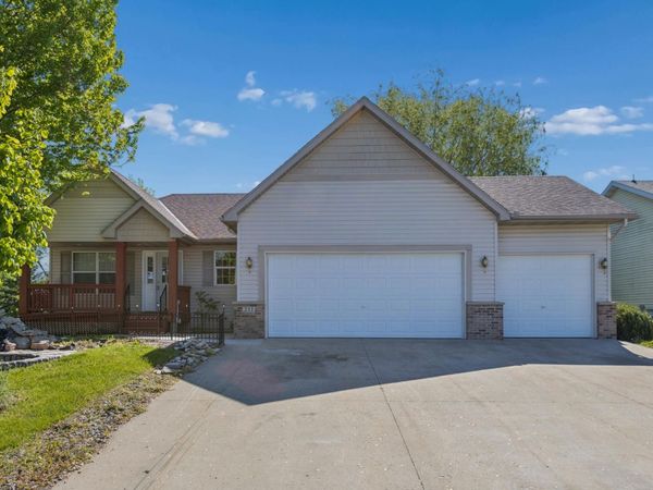 211 7th Street S, Winsted, MN 55395