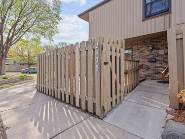 2409 Unity Avenue N, Golden Valley, MN 55422