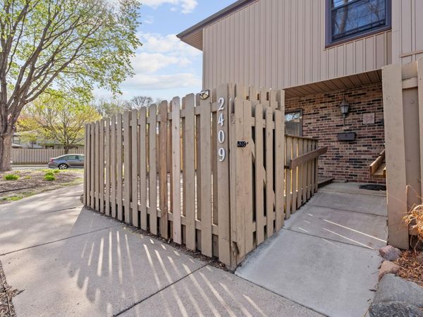 2409 Unity Avenue N, Golden Valley, MN 55422