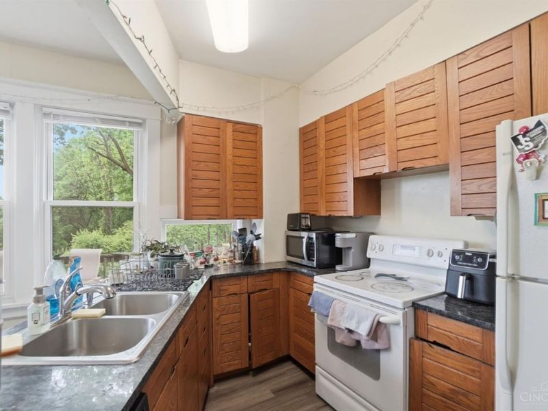 439 Warner Street, Cincinnati, OH 45219 Photo 10