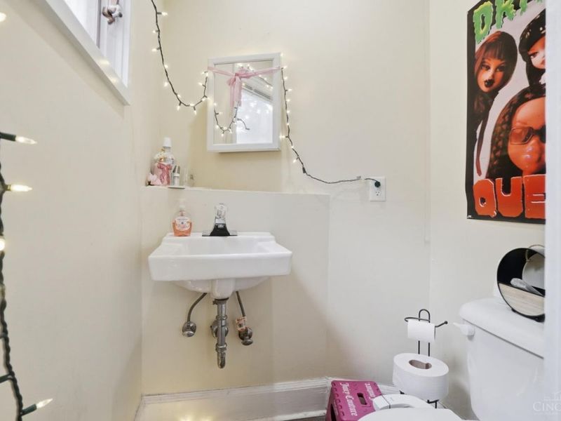 439 Warner Street, Cincinnati, OH 45219 Photo 16