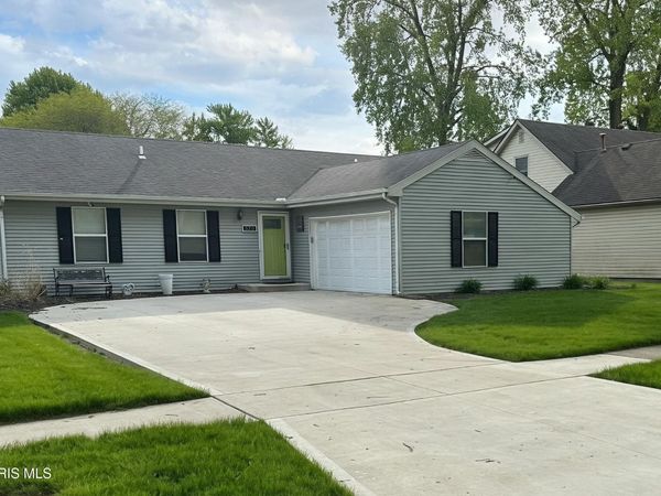 520 Bennington Drive , Maumee, OH 43537