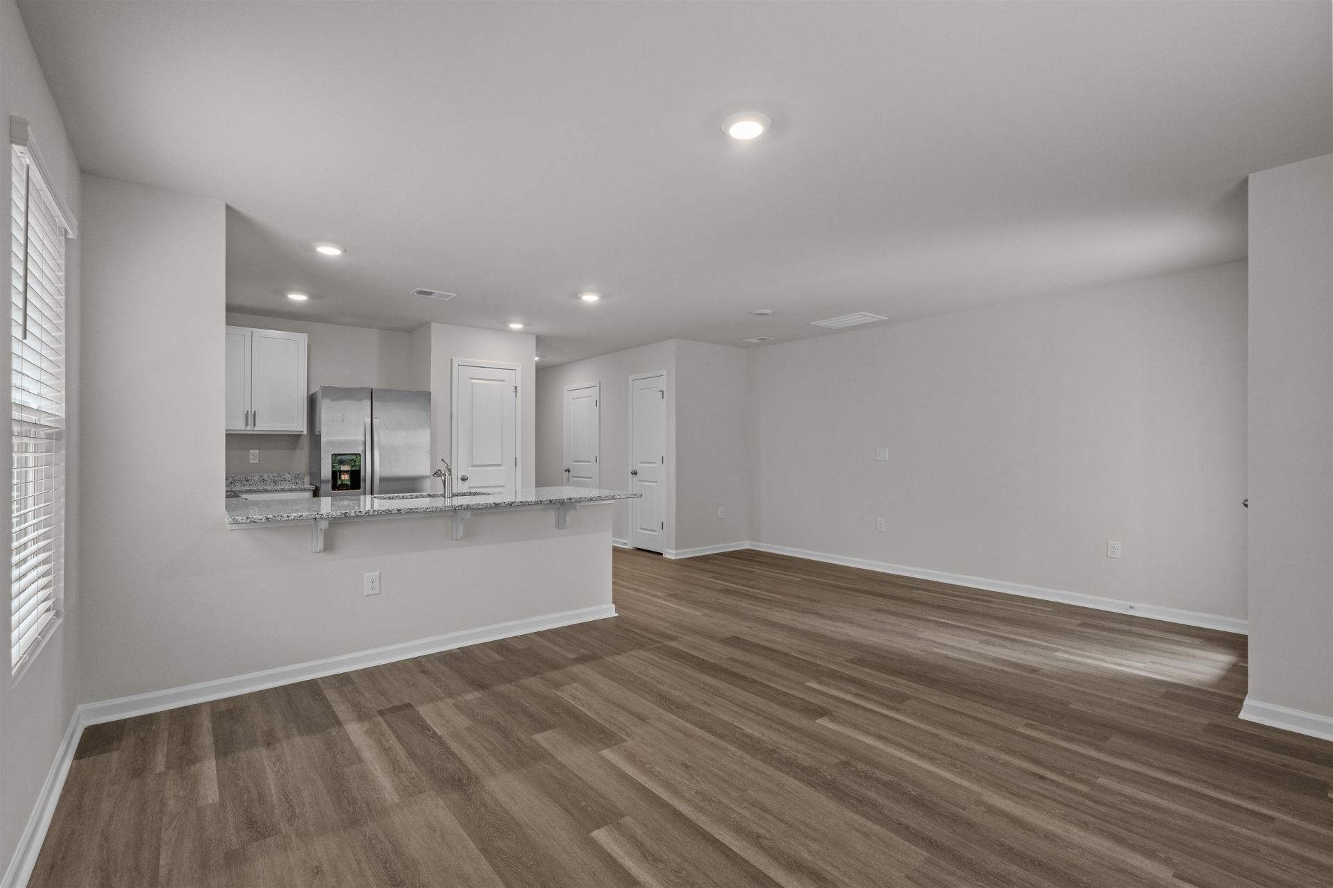 547 Gemstone Blvd Photo 11