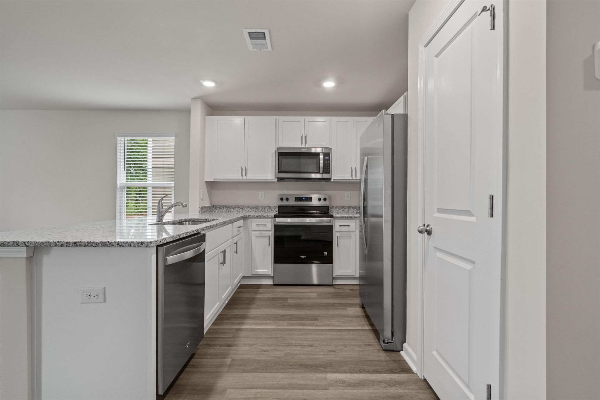 547 Gemstone Blvd Photo 14