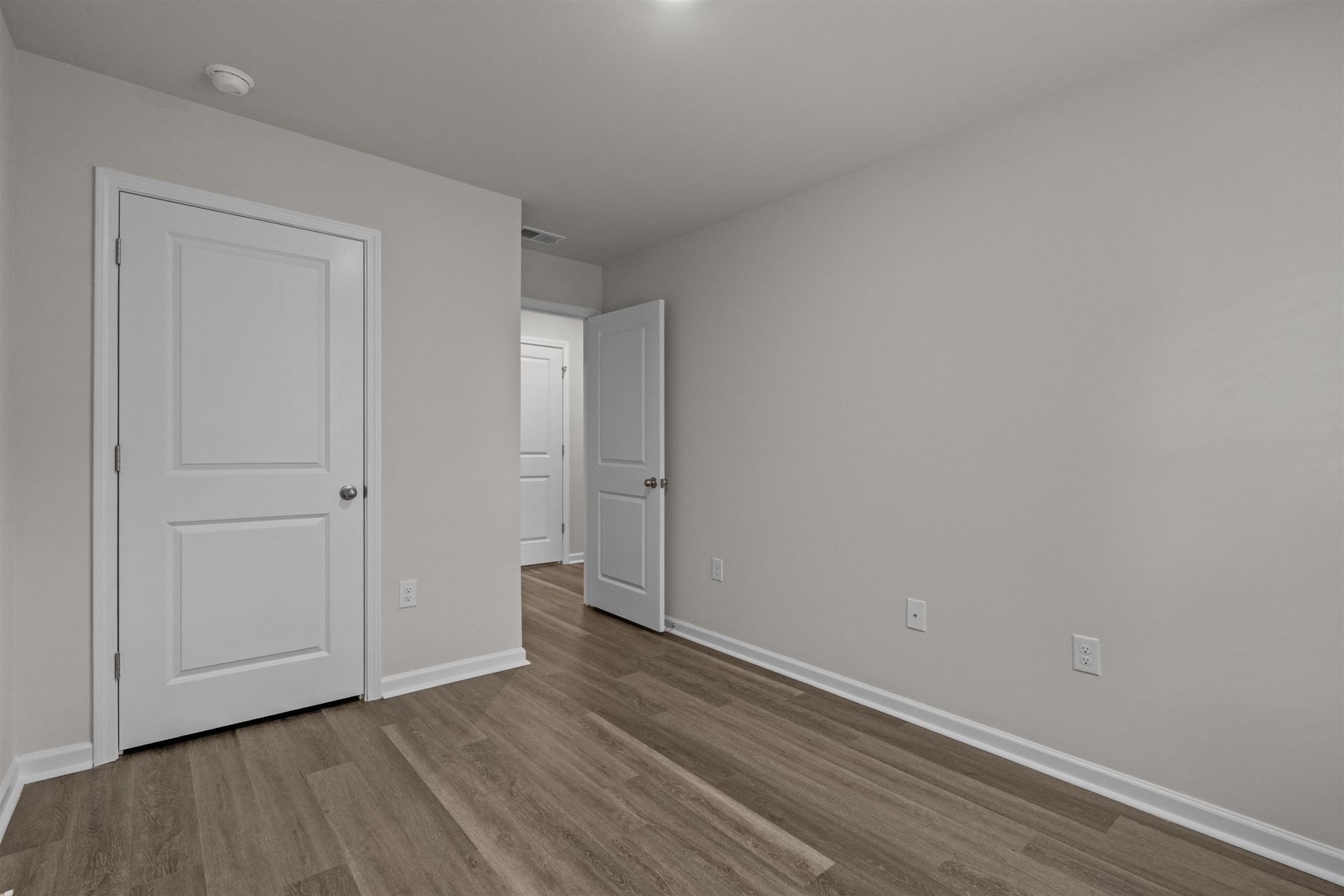547 Gemstone Blvd Photo 25