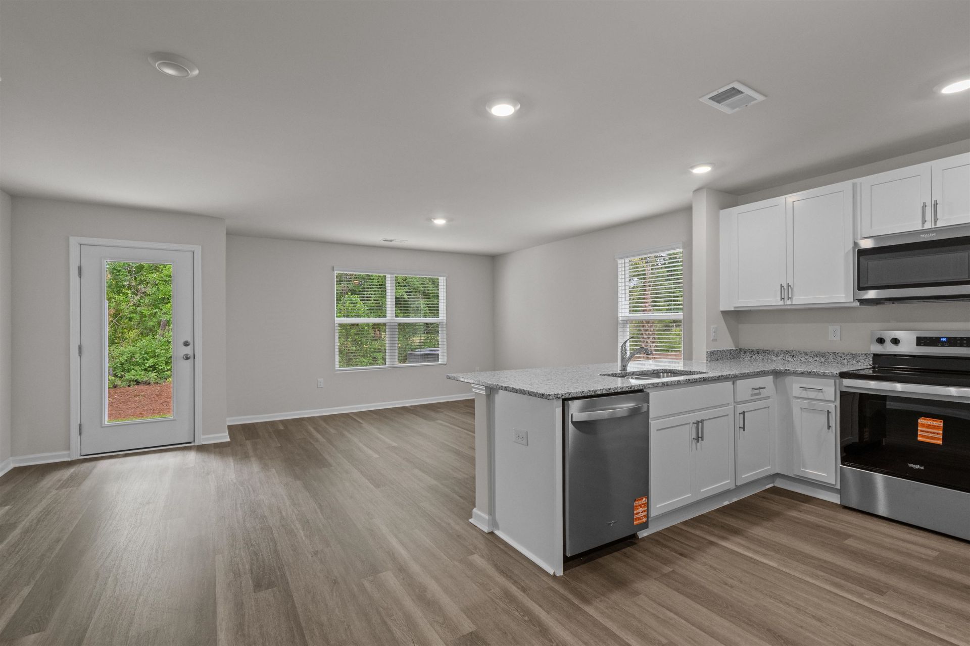 547 Gemstone Blvd Photo 6