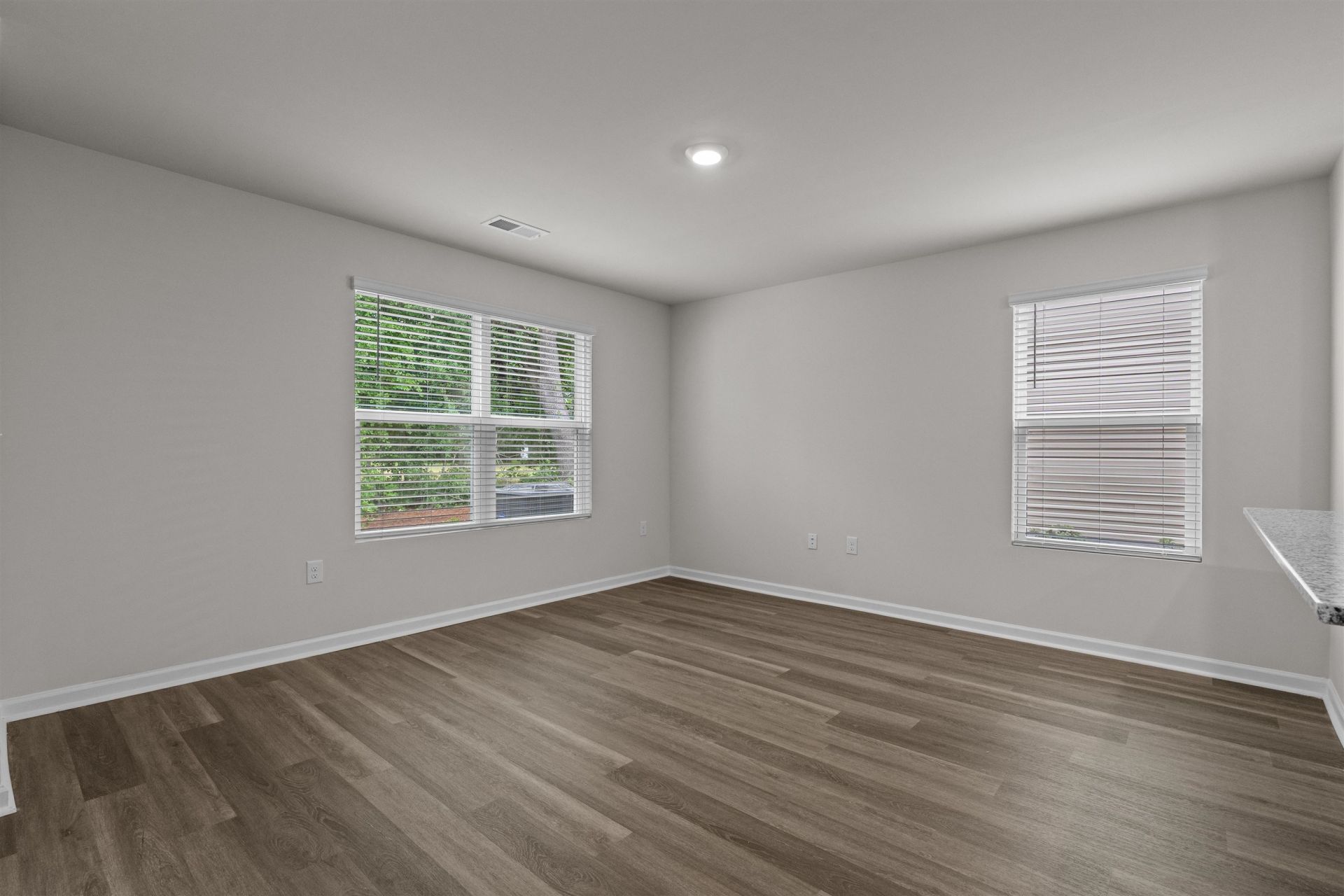 547 Gemstone Blvd Photo 8