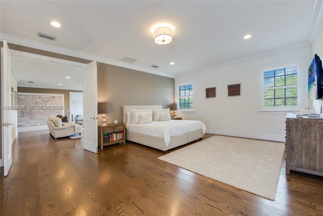 1151 S Alhambra Cir, Coral Gables, FL 33146 Photo