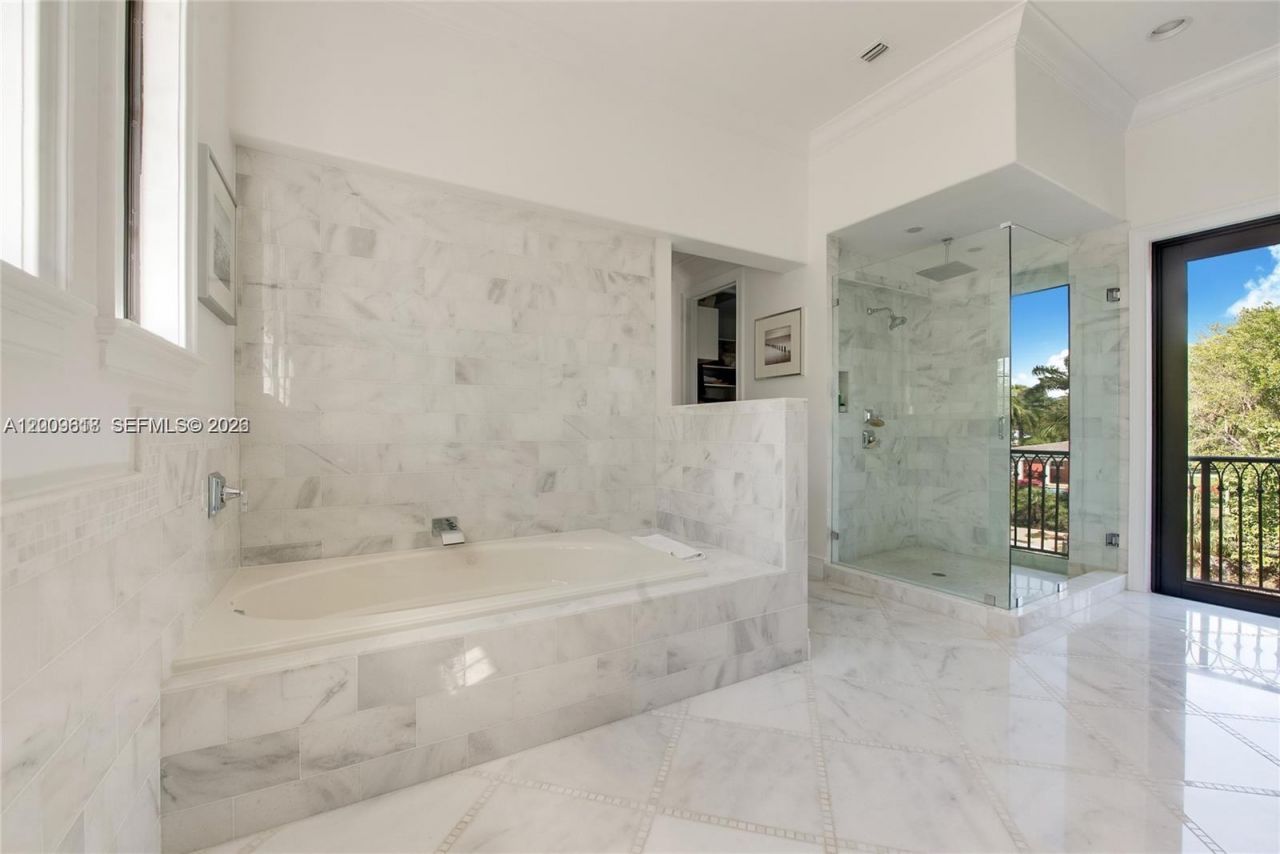 1151 S Alhambra Cir, Coral Gables, FL 33146 Photo