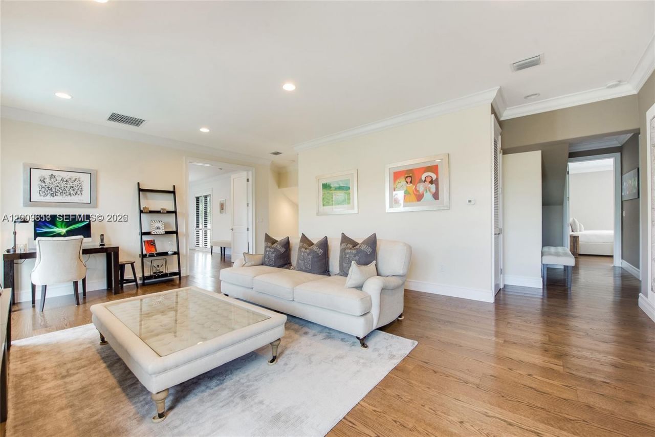 1151 S Alhambra Cir, Coral Gables, FL 33146 Photo