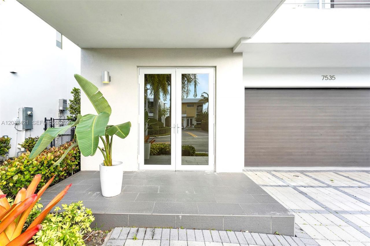 7535 NW 98th Ave , Unit 7535, Doral, FL 33178 Photo