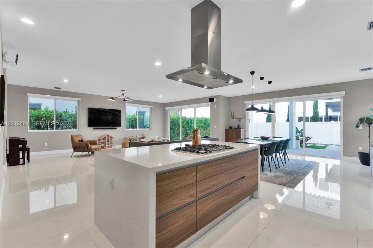 7535 NW 98th Ave , Unit 7535, Doral, FL 33178 Photo