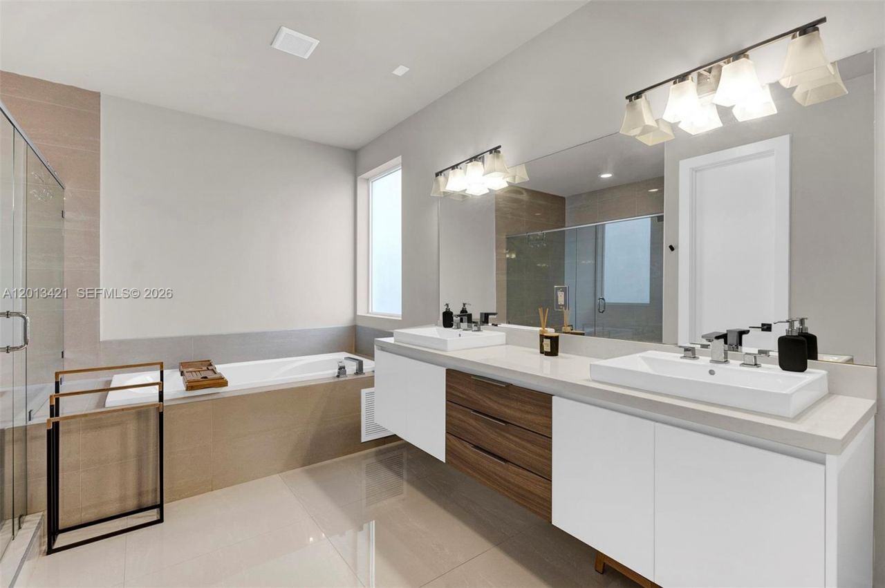 7535 NW 98th Ave , Unit 7535, Doral, FL 33178 Photo