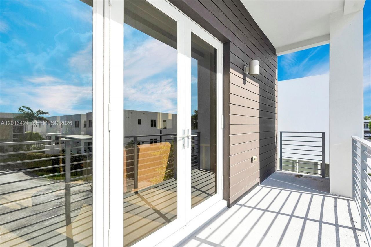 7535 NW 98th Ave , Unit 7535, Doral, FL 33178 Photo