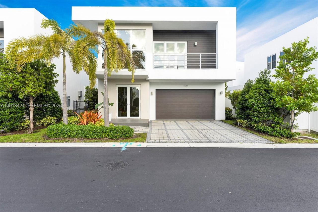 7535 NW 98th Ave , Unit 7535, Doral, FL 33178 Photo