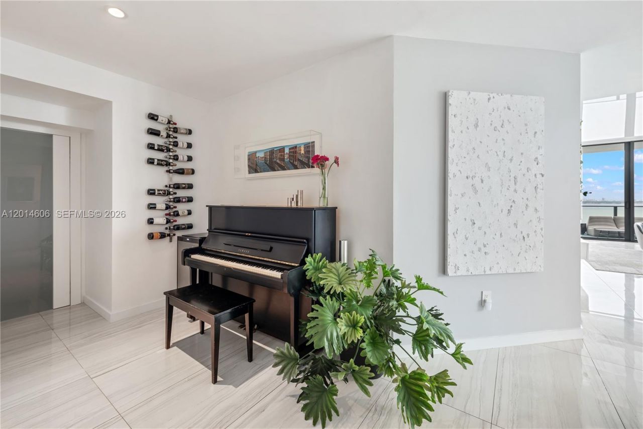 480 NE 31st St , Unit 1801, Miami, FL 33137 Photo