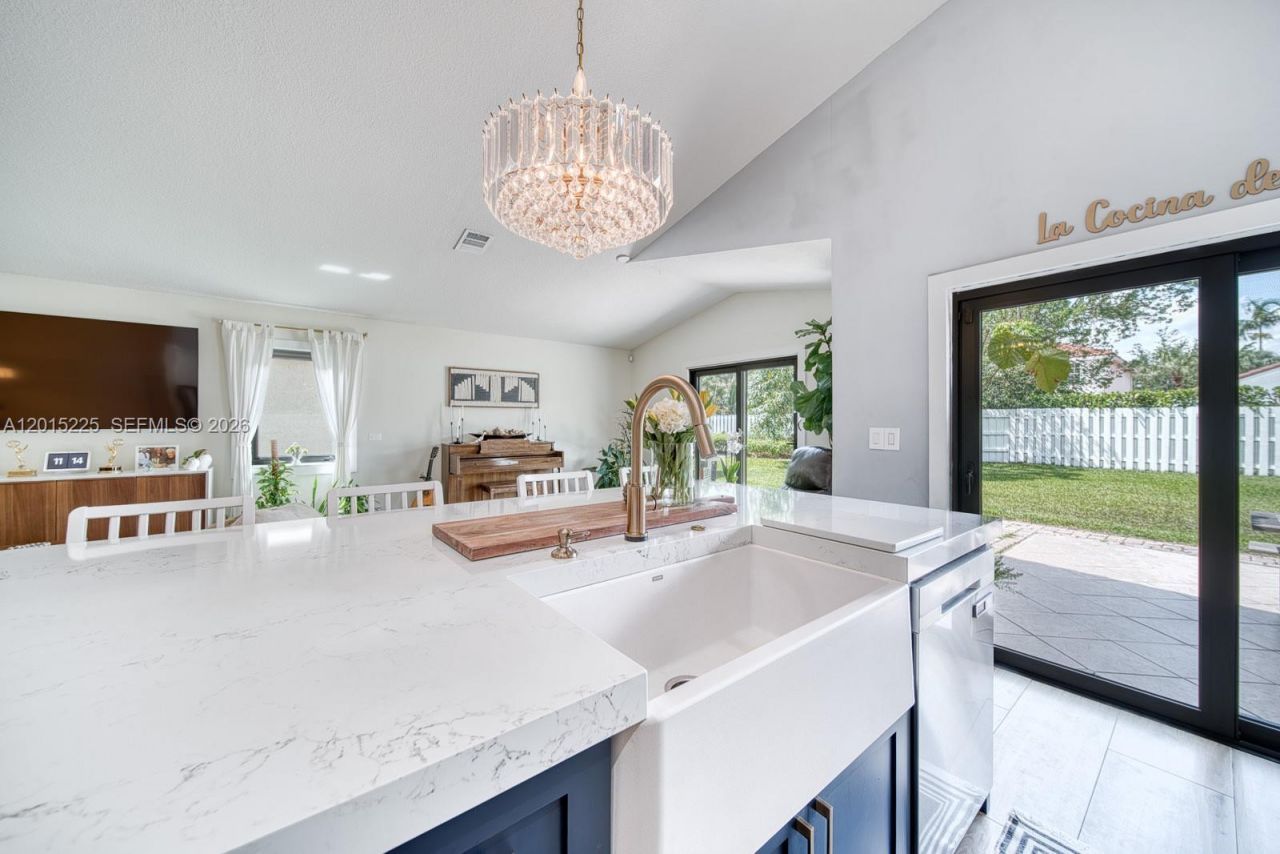 77 Gables Blvd, Weston, FL 33326 Photo
