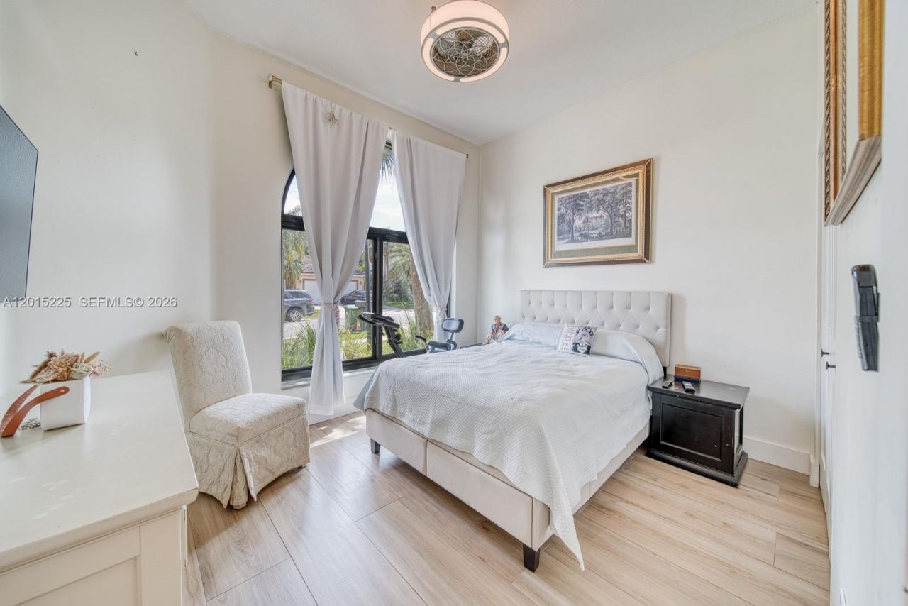 77 Gables Blvd, Weston, FL 33326 Photo