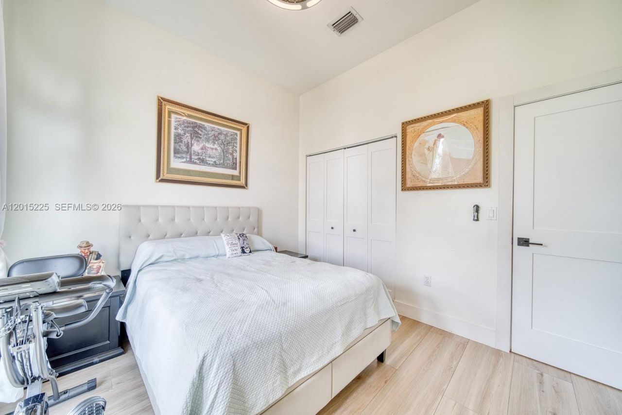 77 Gables Blvd, Weston, FL 33326 Photo