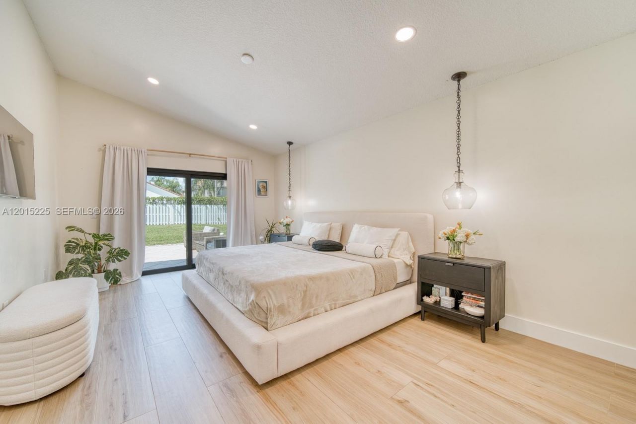 77 Gables Blvd, Weston, FL 33326 Photo