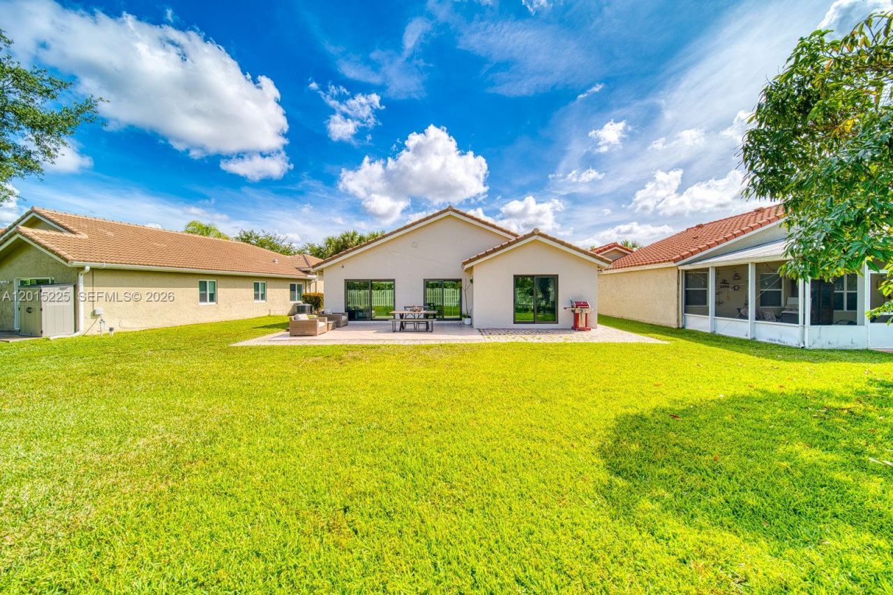 77 Gables Blvd, Weston, FL 33326 Photo
