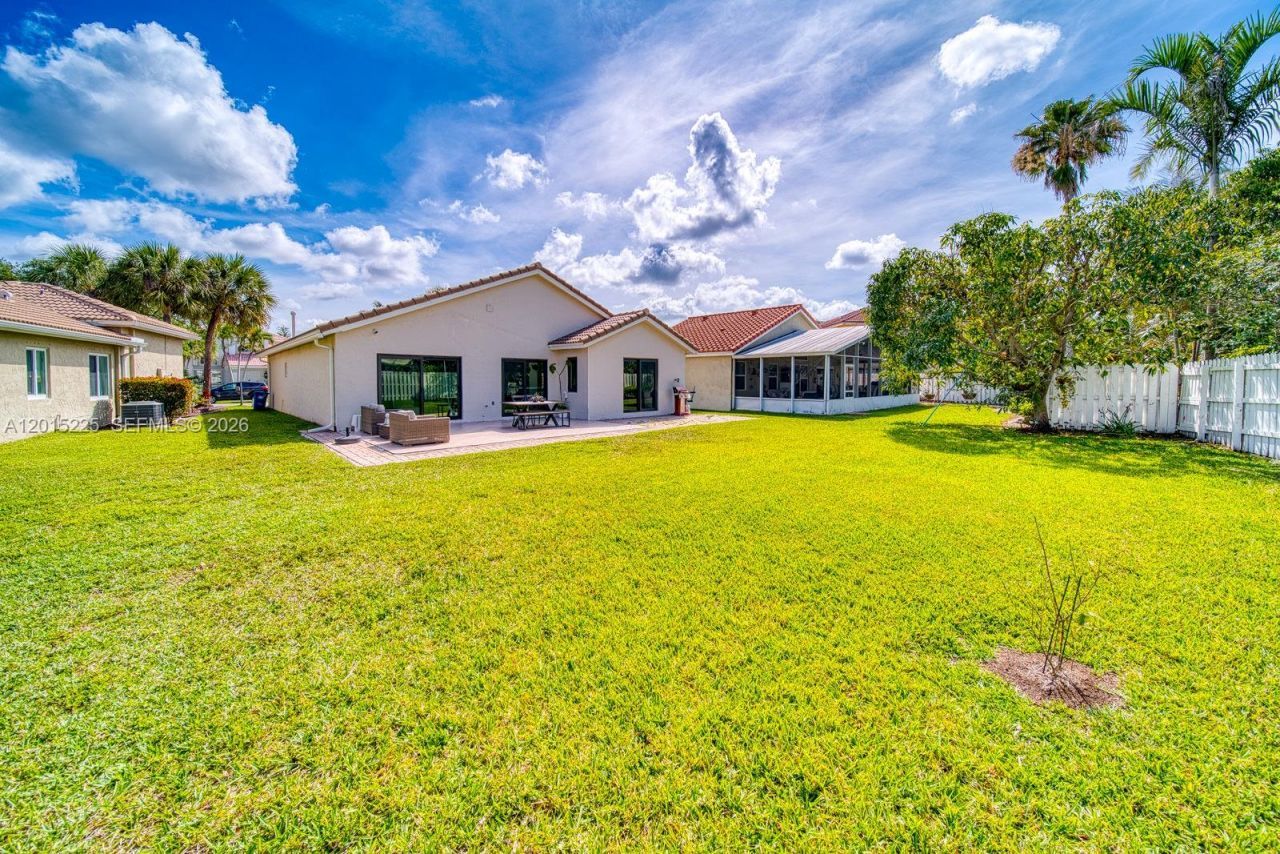 77 Gables Blvd, Weston, FL 33326 Photo