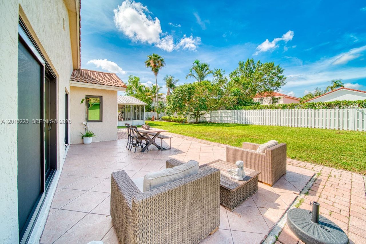 77 Gables Blvd, Weston, FL 33326 Photo