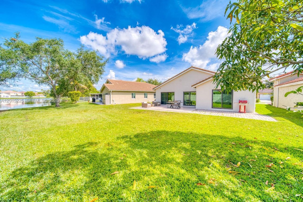 77 Gables Blvd, Weston, FL 33326 Photo