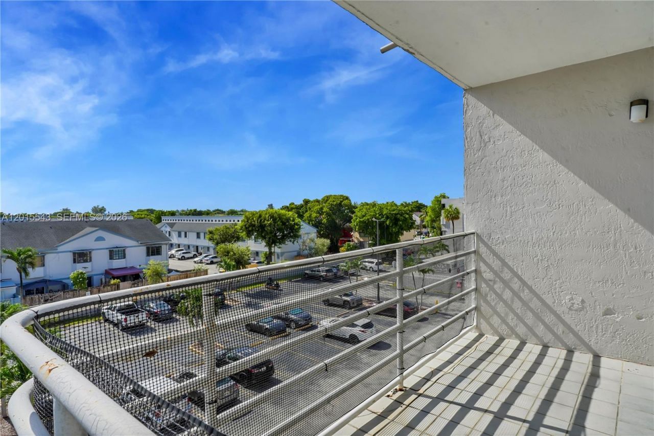 11715 SW 18th St, Unit 410, Miami, FL 33175 Photo