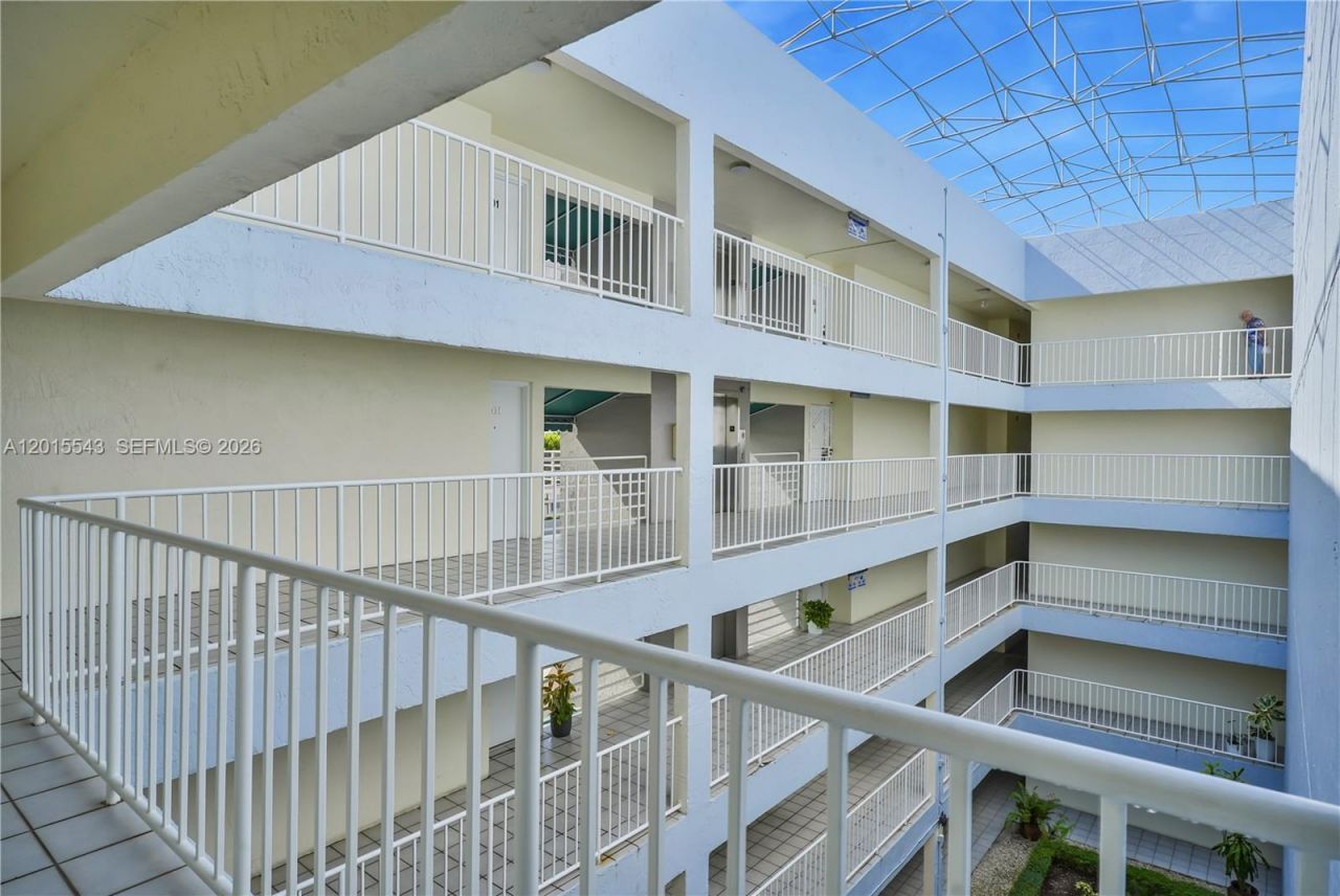 11715 SW 18th St, Unit 410, Miami, FL 33175 Photo