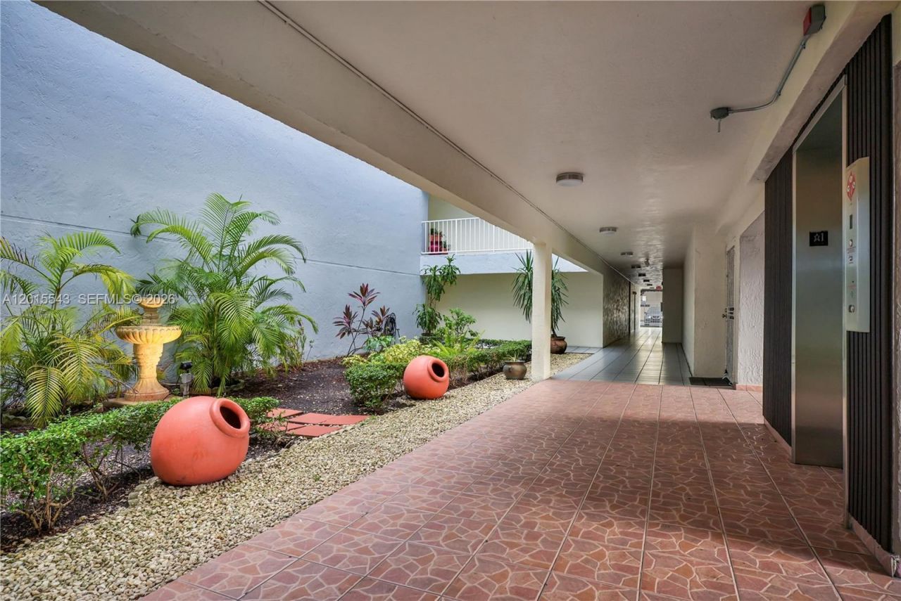 11715 SW 18th St, Unit 410, Miami, FL 33175 Photo