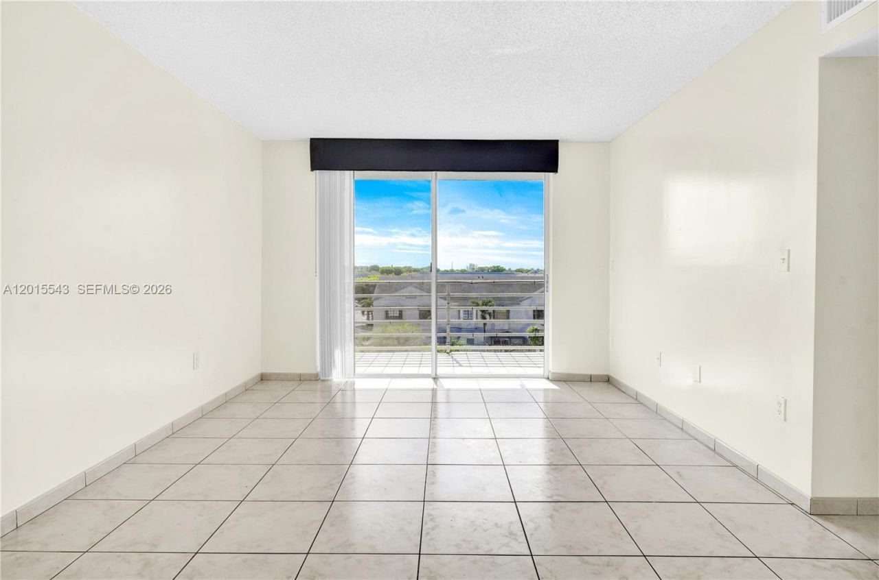 11715 SW 18th St, Unit 410, Miami, FL 33175 Photo